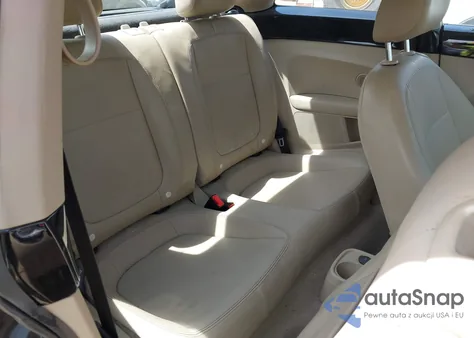 2013 Volkswagen Beetle 2.5L z USA, uszkodzony, nr VIN 3VWJP7AT4DM601882